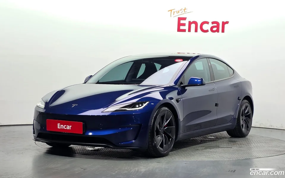 Tesla Model 3 AWD 2024 — photo 1, buy with delivery to Moscow