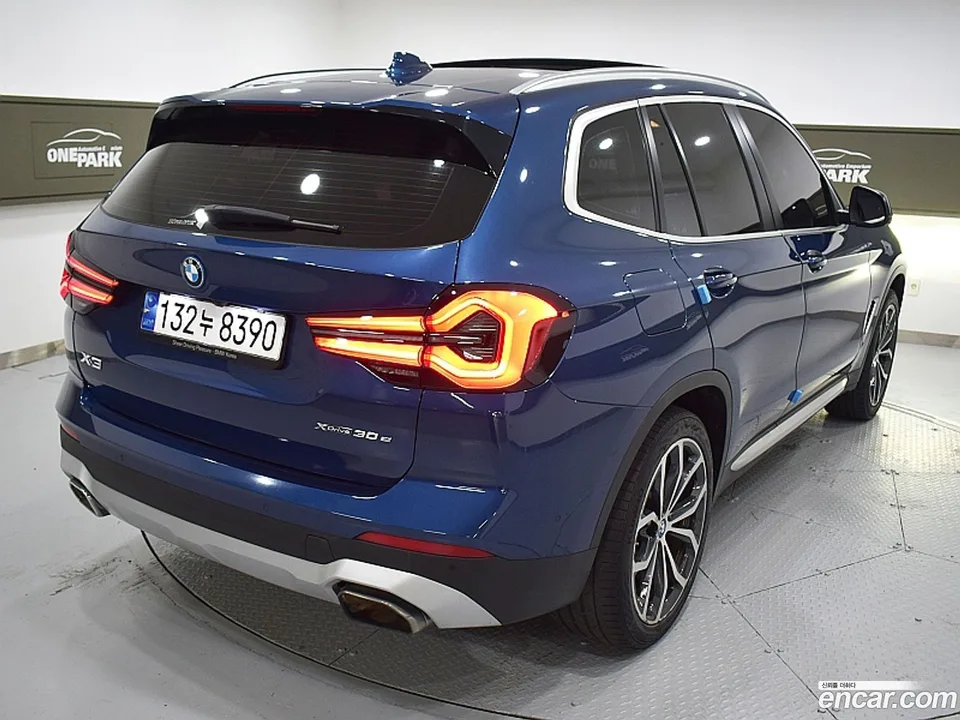 BMW X3 xDrive 30e 2023 — thumbnail 3