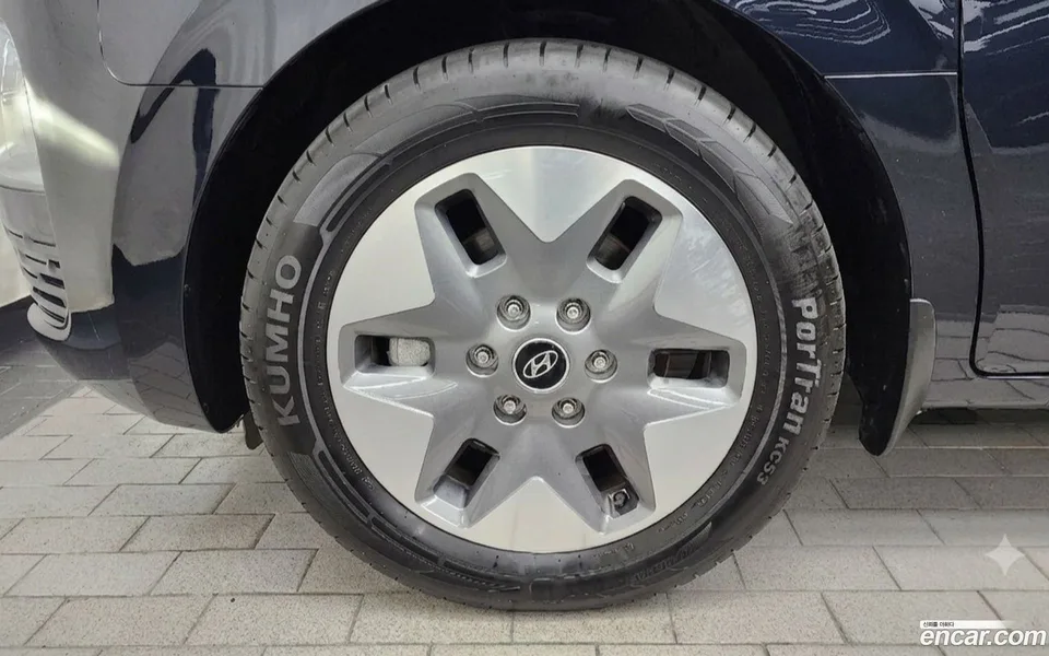 Hyundai Staria L3.5 11 2023 — thumbnail 5