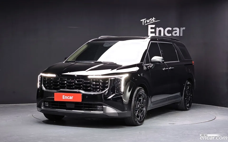 Kia Carnival 7 X Line 2025 — photo 1, buy with delivery to Moscow