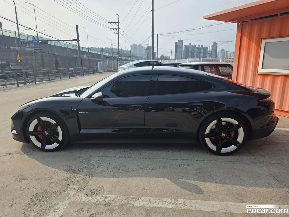 Porsche Taycan 4S 2025 — миниатюра 5