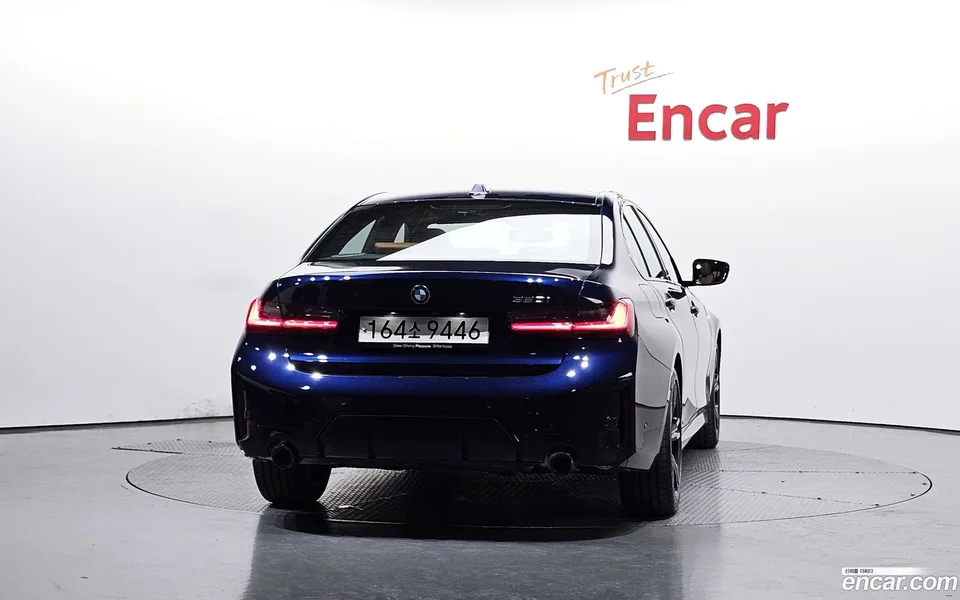 BMW 3 Series 320i M 2025 — thumbnail 4
