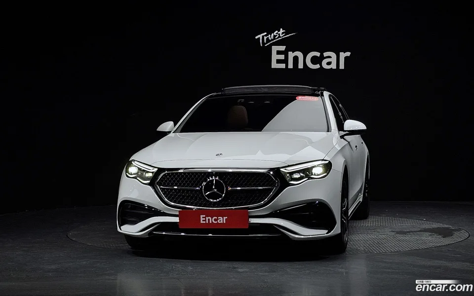 Mercedes-Benz E-Class E300 4MATIC AMG Line 2024 — thumbnail 3