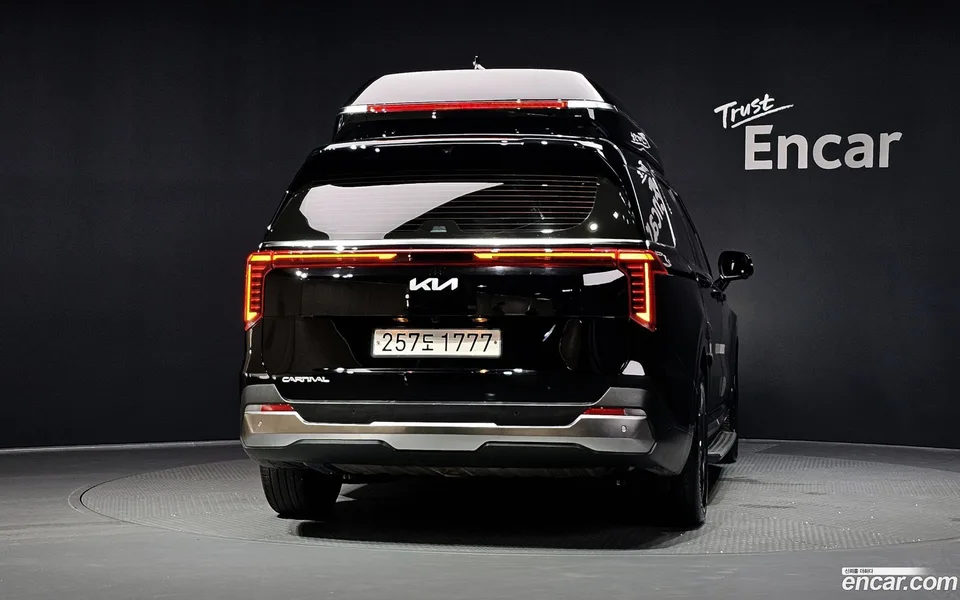 Kia Carnival 7 2024 — thumbnail 4