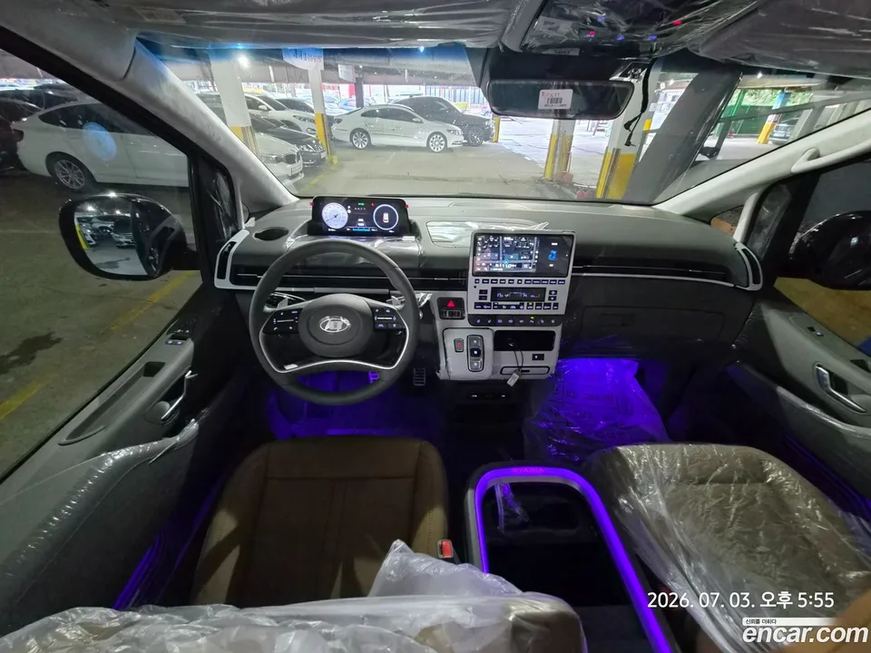 Hyundai Staria 4WD 7 2024 — thumbnail 4