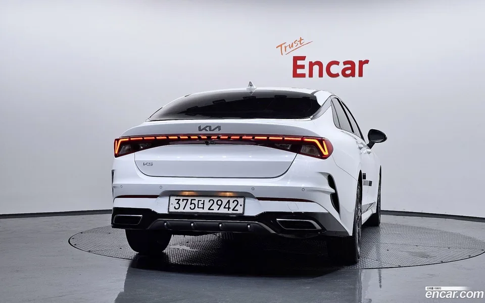 Kia K5 2.0 2023 — thumbnail 4