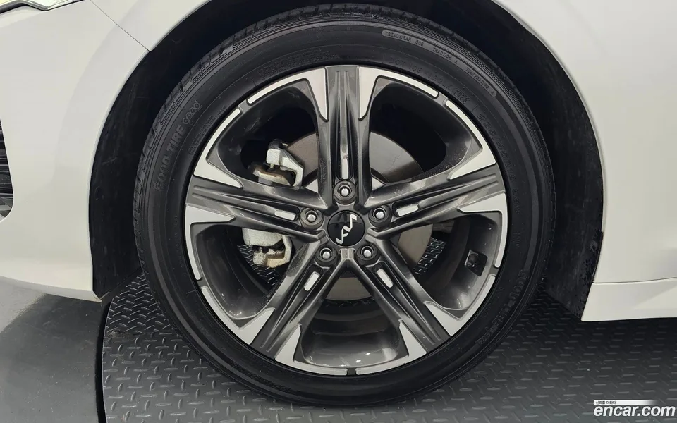 Kia K5 2.0 2023 — thumbnail 5