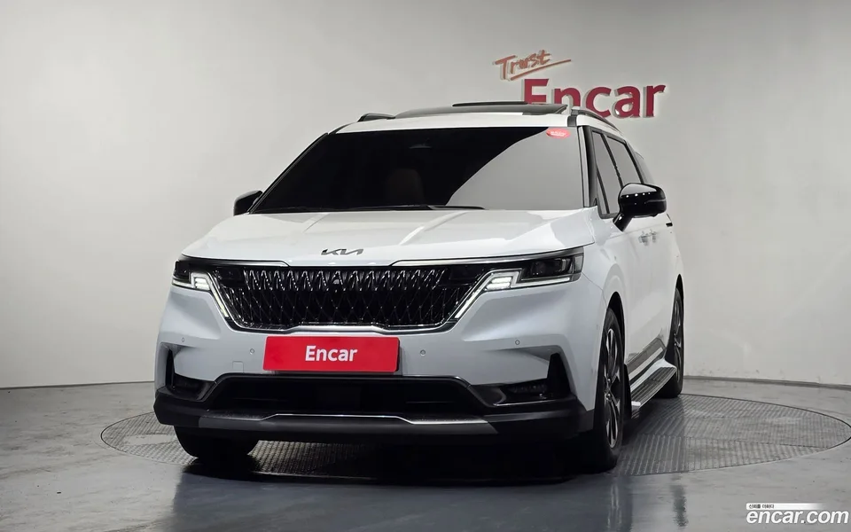 Kia Carnival 9 2023 — thumbnail 3
