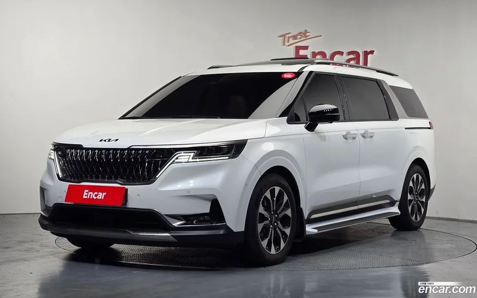 Kia Carnival 9 2023 — photo 1, buy with delivery to Moscow