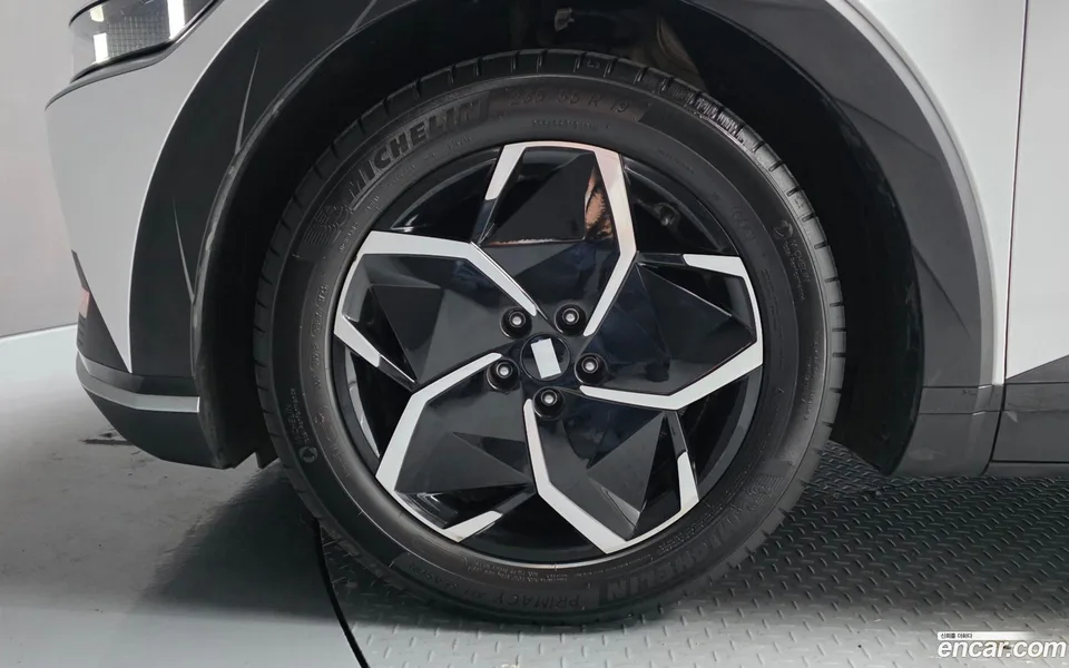 Hyundai Ioniq 5 2024 — thumbnail 5