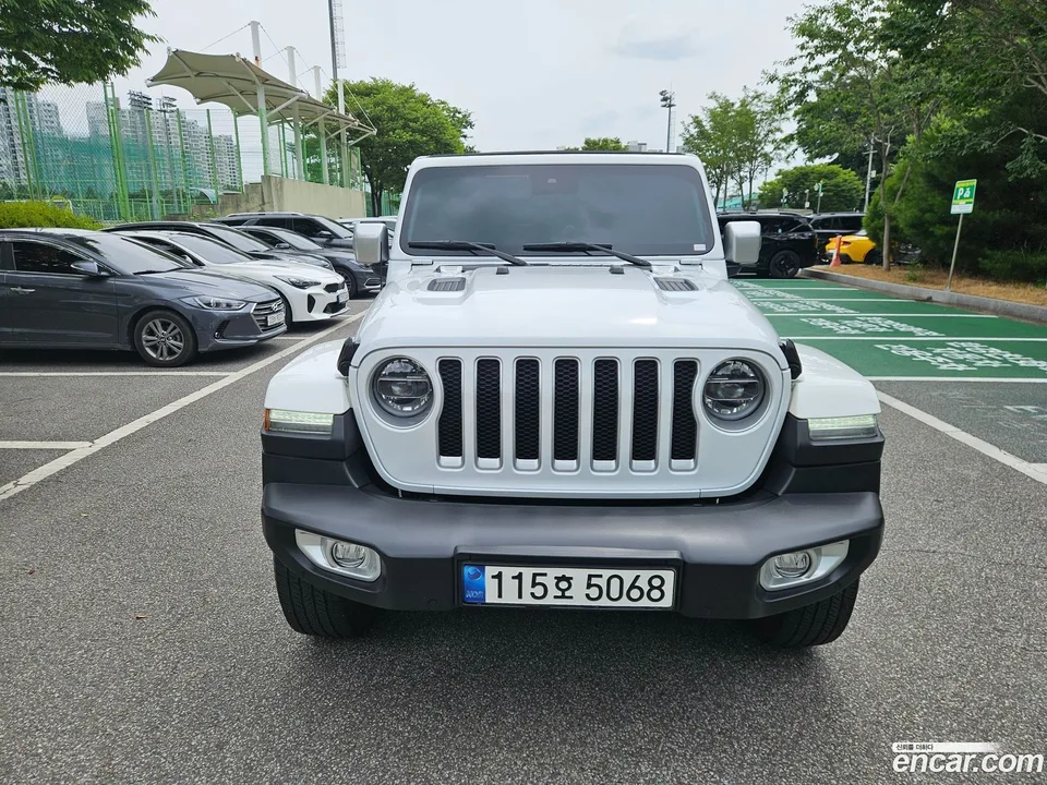 Jeep Wrangler 2.0 4 2022 — photo 1, buy with delivery to Moscow