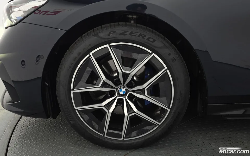 BMW 5 Series 523d M 2026 — thumbnail 2
