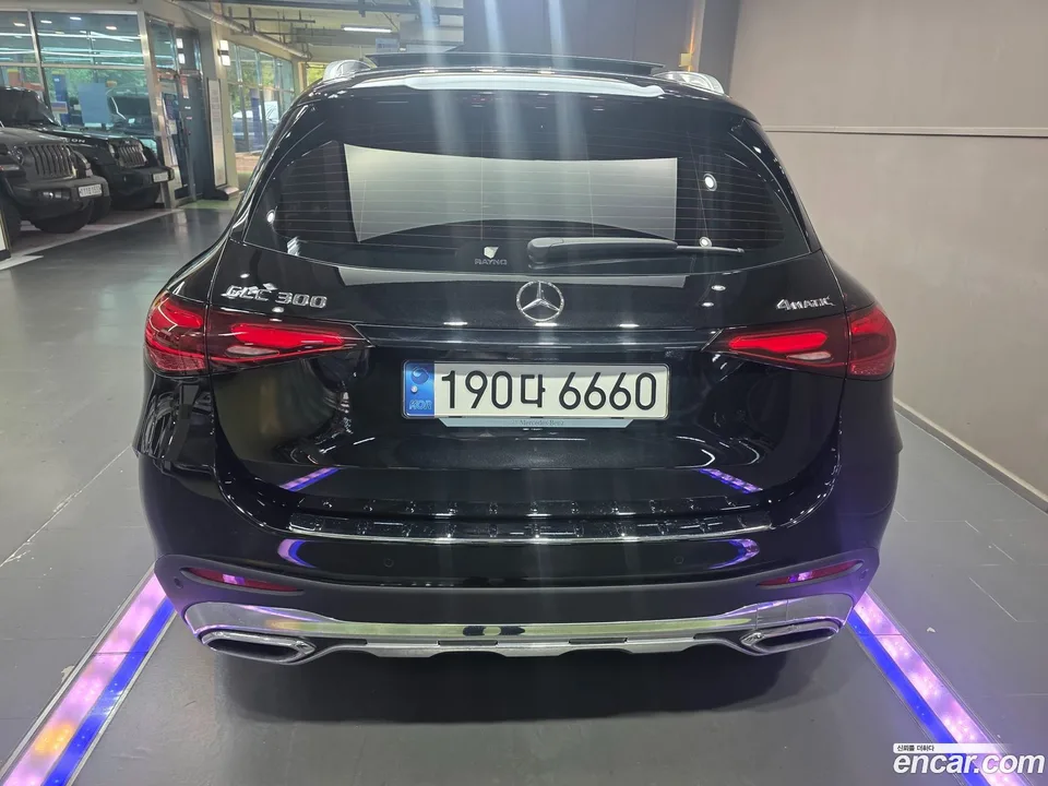 Mercedes-Benz GLC-Class GLC300 4MATIC AMG Line 2024 — thumbnail 4