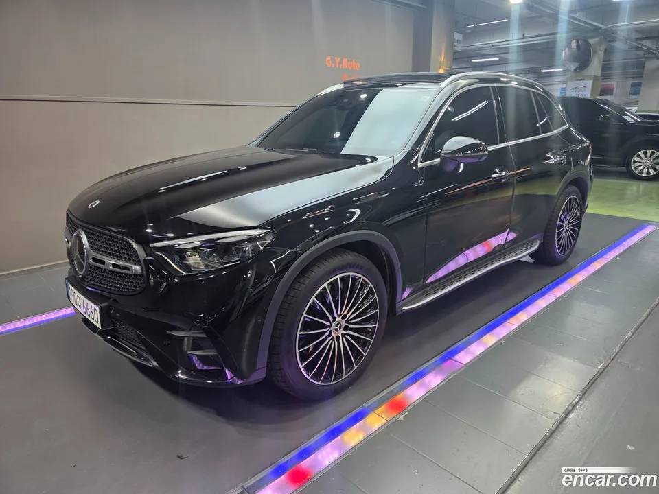 Mercedes-Benz GLC-Class GLC300 4MATIC AMG Line 2024 — photo 1, buy with delivery to Moscow