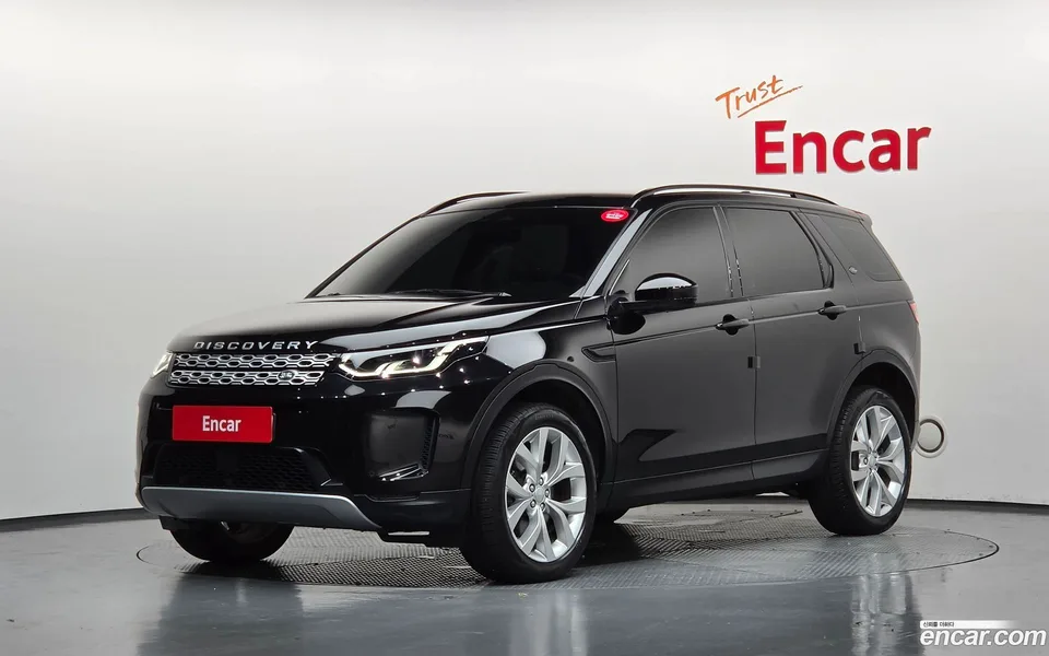 Land Rover Discovery Sport P250 SE 2023 — photo 1, buy with delivery to Moscow