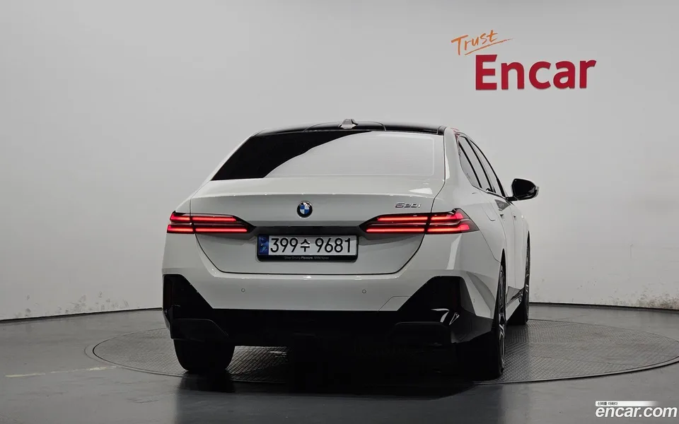 BMW 5 Series 520i M 2024 — thumbnail 4