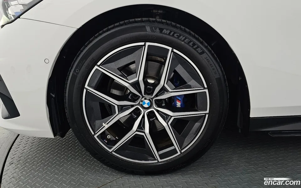 BMW 5 Series 520i M 2024 — thumbnail 5