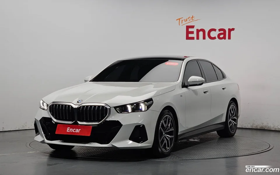 BMW 5 Series 520i M 2024 — photo 1, buy with delivery to Moscow