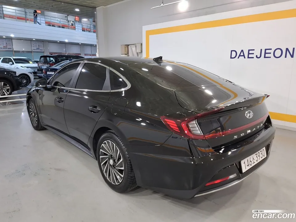 Hyundai Sonata Hybrid 2023 — thumbnail 4