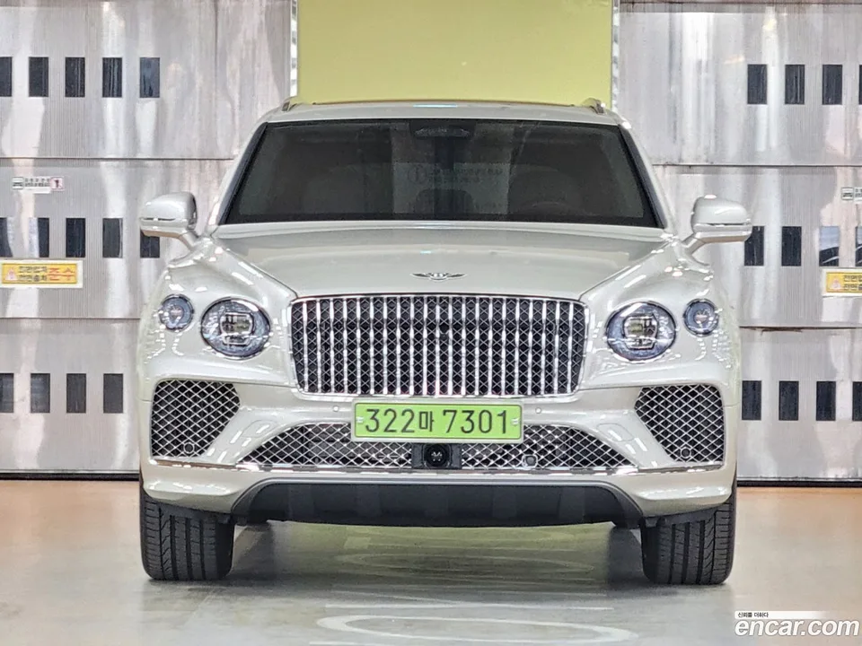 Bentley Bentayga 4.0 V8 2026 — thumbnail 3