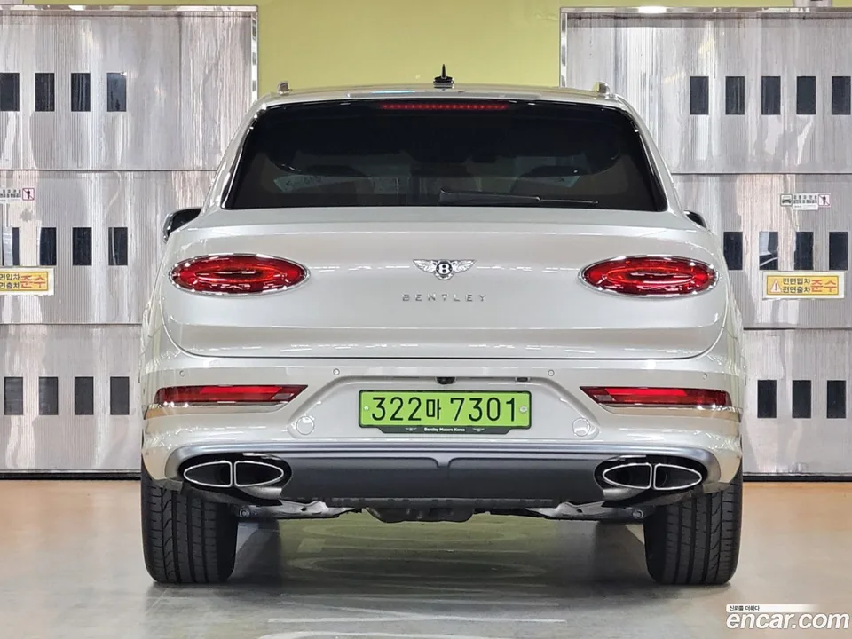 Bentley Bentayga 4.0 V8 2026 — thumbnail 4