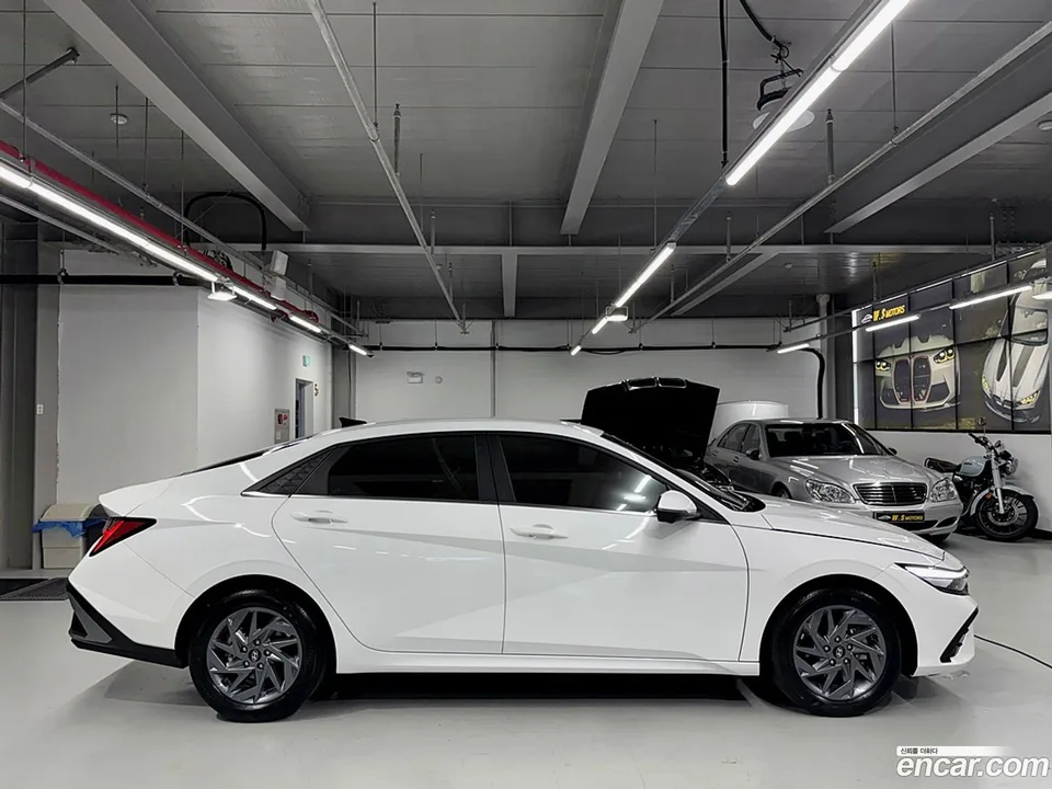 Hyundai Avante CN7 1.6 2023 — thumbnail 2