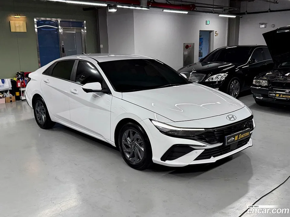 Hyundai Avante CN7 1.6 2023 — thumbnail 3