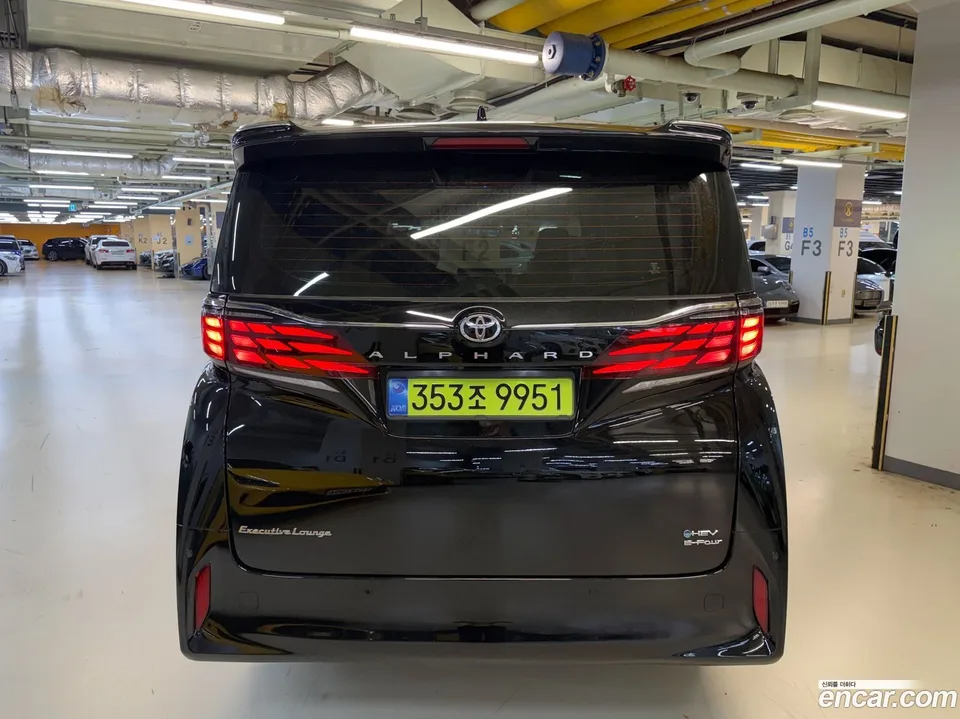 Toyota Alphard 2.5 HEV AWD 2023 — thumbnail 3