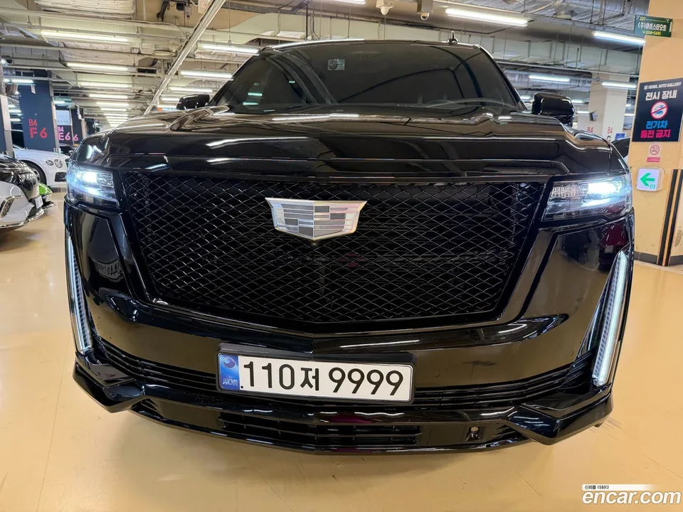 Cadillac Escalade 6.2 2023 — миниатюра 3