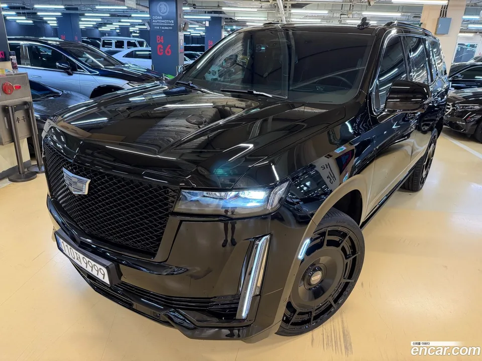 Cadillac Escalade 6.2 2023 — photo 1, buy with delivery to Moscow