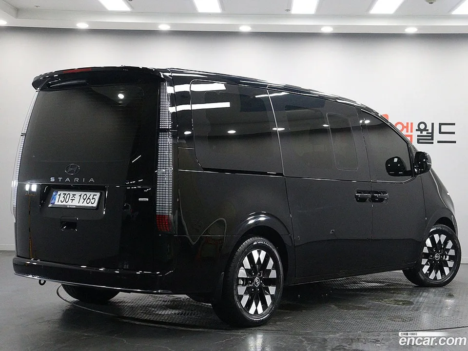 Hyundai Staria 4WD 9 2025 — thumbnail 3