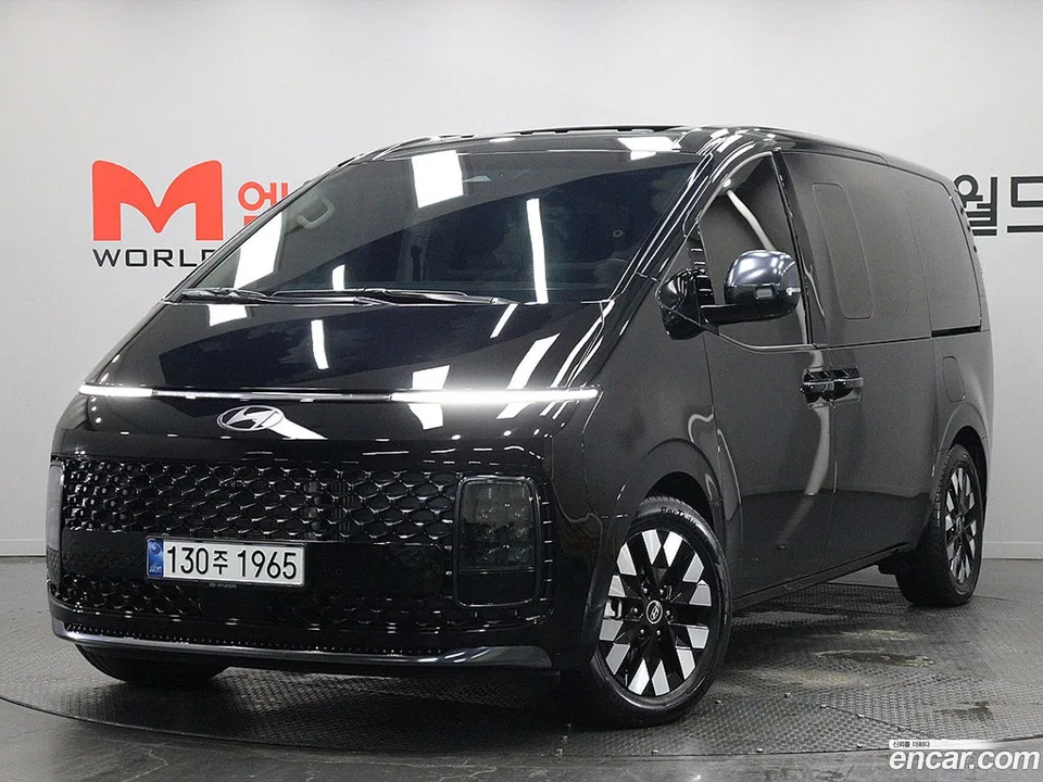 Hyundai Staria 4WD 9 2025 — photo 1, buy with delivery to Moscow