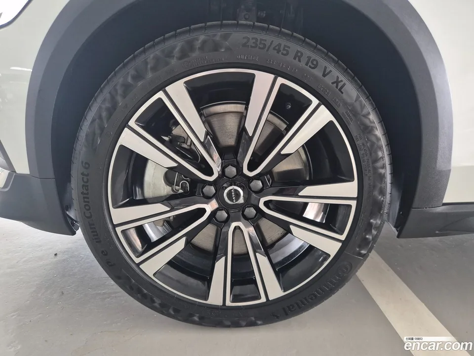Volvo V60 Cross Country B5 AWD 2025 — thumbnail 5