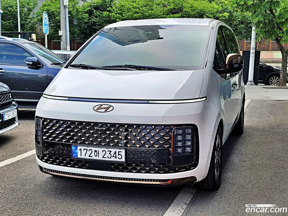 Hyundai Staria 4WD 9 2022 — photo 1, buy with delivery to Moscow