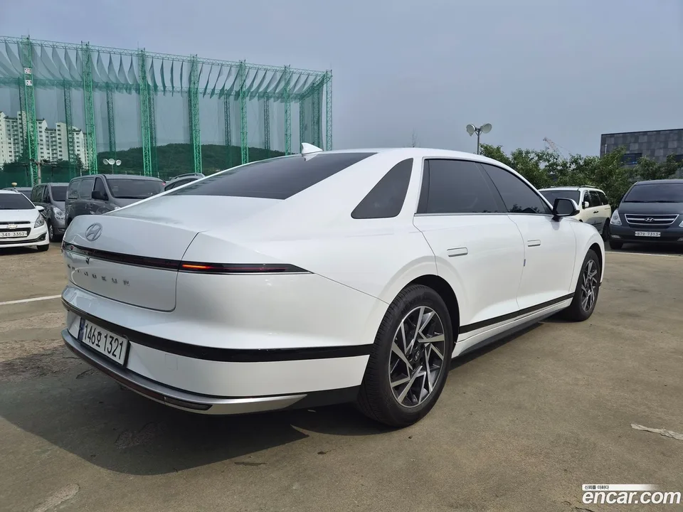 Hyundai Grandeur 2.5 2WD 2023 — thumbnail 2