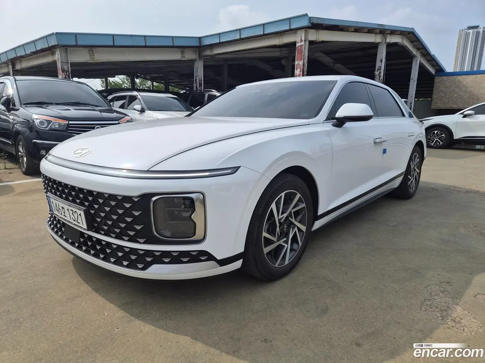 Hyundai Grandeur 2.5 2WD 2023 — thumbnail 3