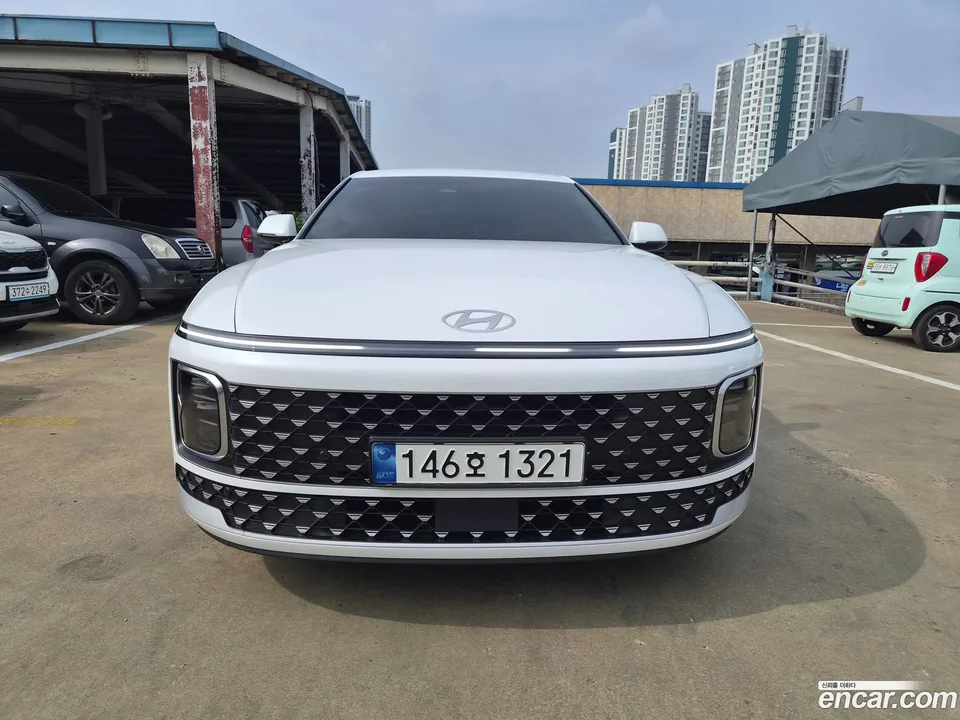 Hyundai Grandeur 2.5 2WD 2023 — photo 1, buy with delivery to Moscow
