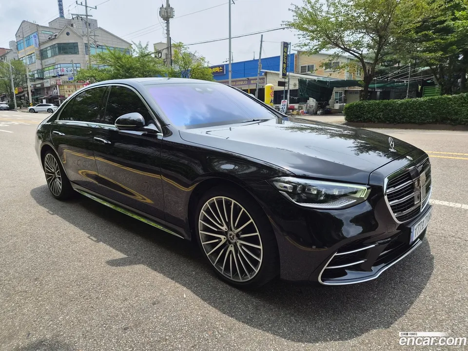 Mercedes-Benz S-Class S500L 4MATIC 2025 — thumbnail 3
