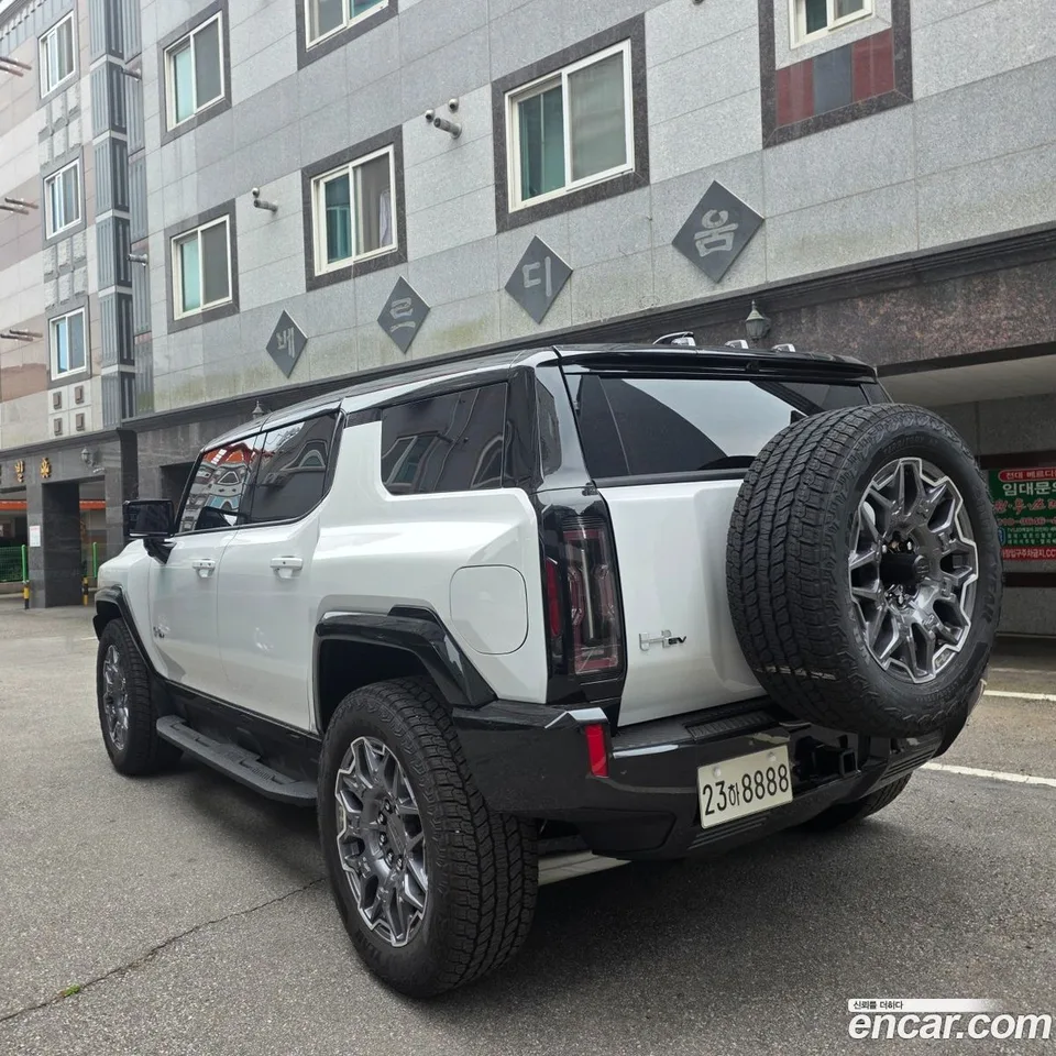 GMC EV e4WD 2026 — thumbnail 2