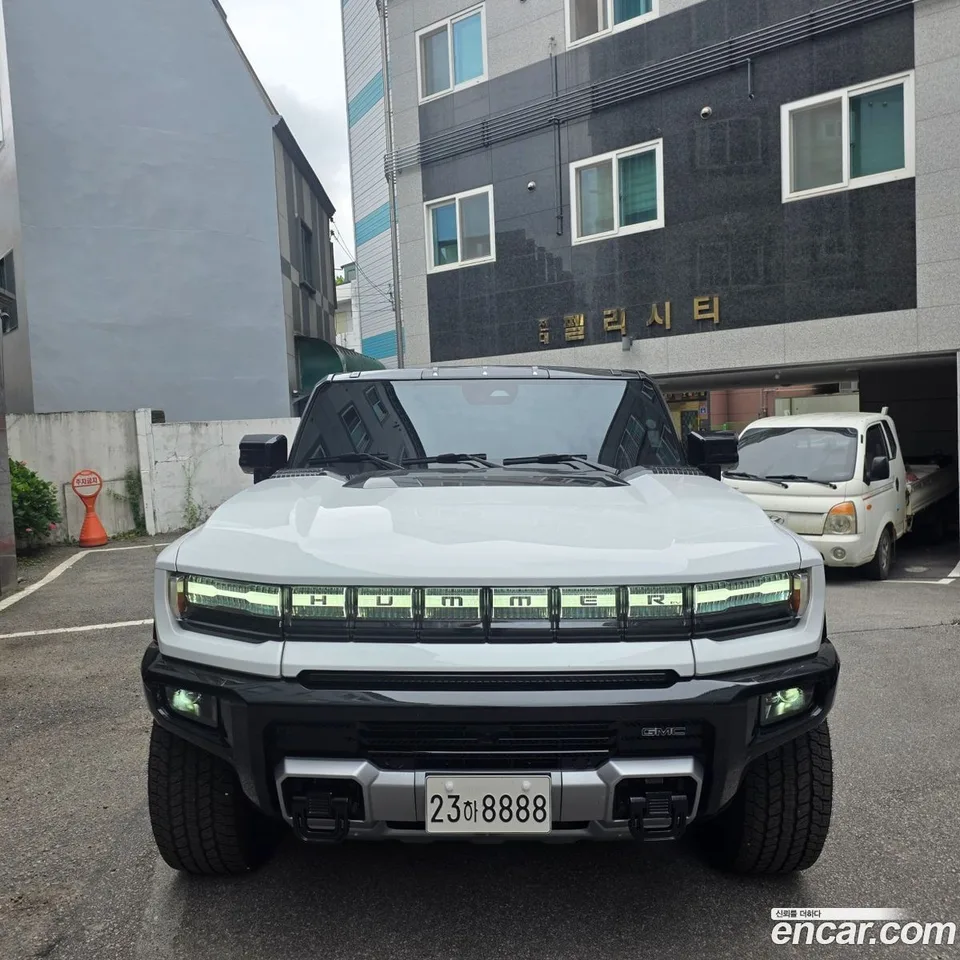 GMC EV e4WD 2026 — photo 1, buy with delivery to Moscow