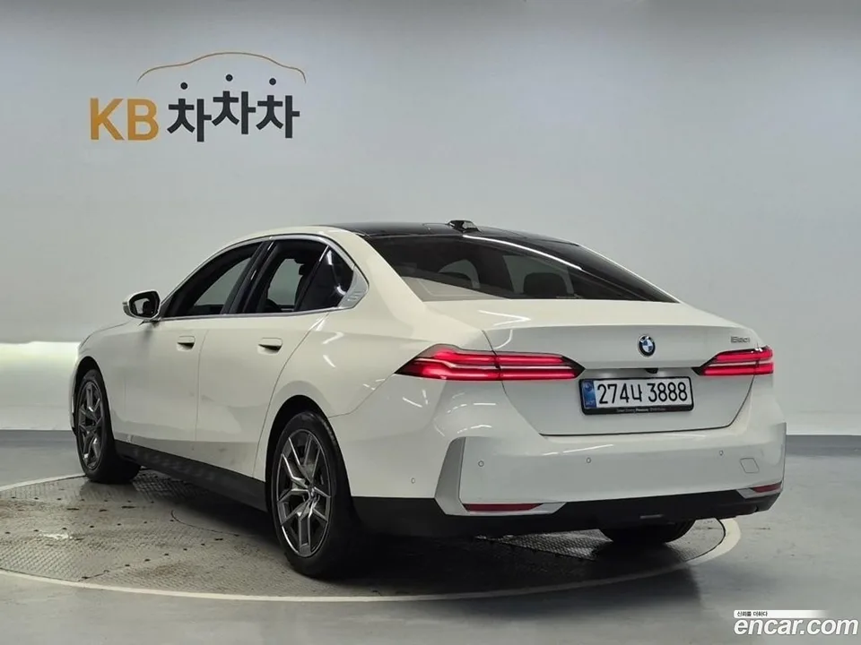 BMW 5 Series 520i 2025 — миниатюра 4