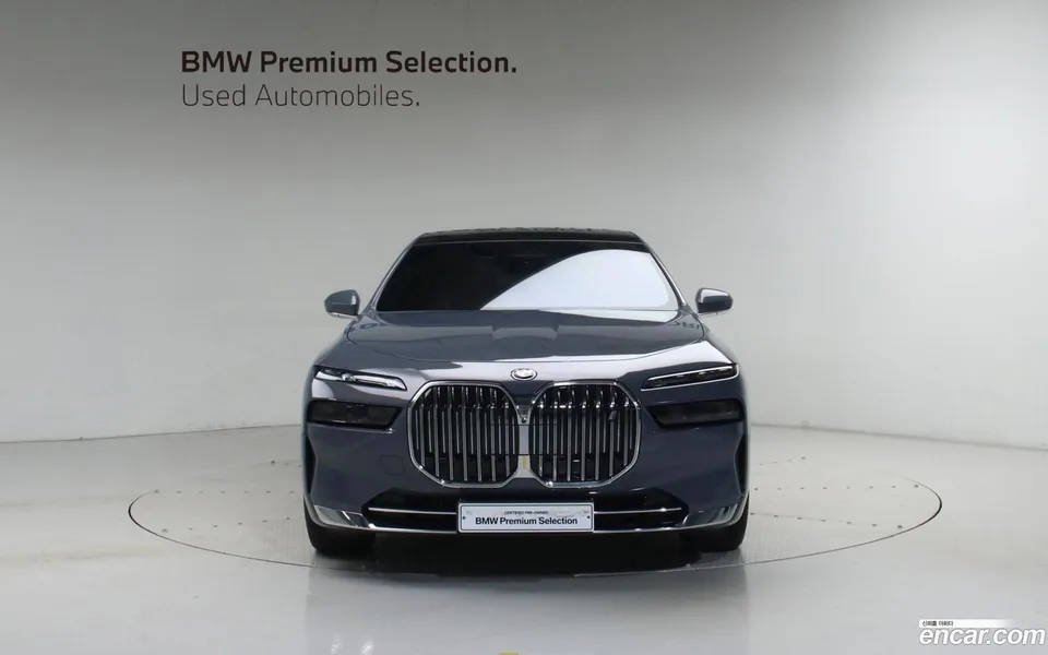 BMW i7 xDrive 60 2023 — миниатюра 3