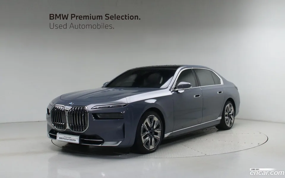 BMW i7 xDrive 60 2023 — фото 1, купить с доставкой в Москву