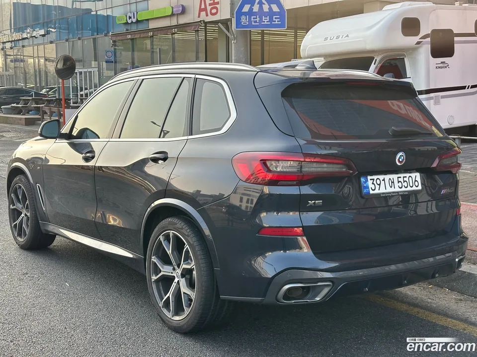 BMW X5 xDrive 40i M 2023 — миниатюра 3