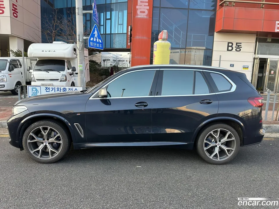 BMW X5 xDrive 40i M 2023 — миниатюра 5