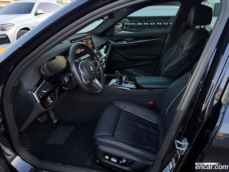 BMW 5 Series 530i M 2022 — thumbnail 2