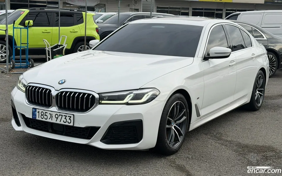 BMW 5 Series 520i M 2023 — photo 1, buy with delivery to Moscow