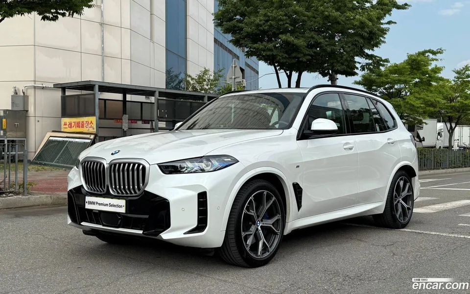 BMW X5 xDrive 40i M 2026 — photo 1, buy with delivery to Moscow