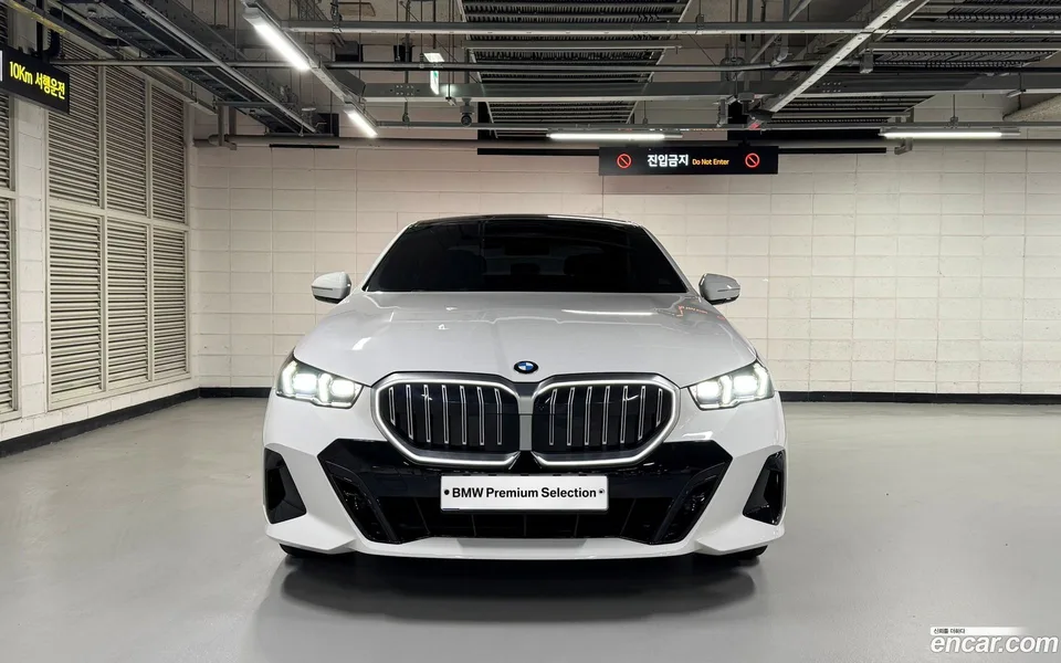 BMW 5 Series 520i M 2025 — миниатюра 3