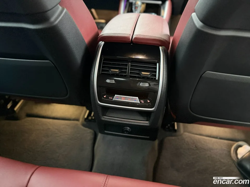 BMW 3 Series 320i M 2025 — thumbnail 2